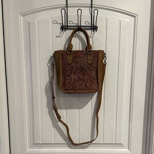 TRINITY RANCH WESTERN FLORAL TOOLED TOTE BAG